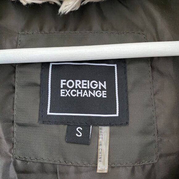 Olive Green Puffer Vest with Furry Collar and Knit-Patterned Back - Picture 8 of 9